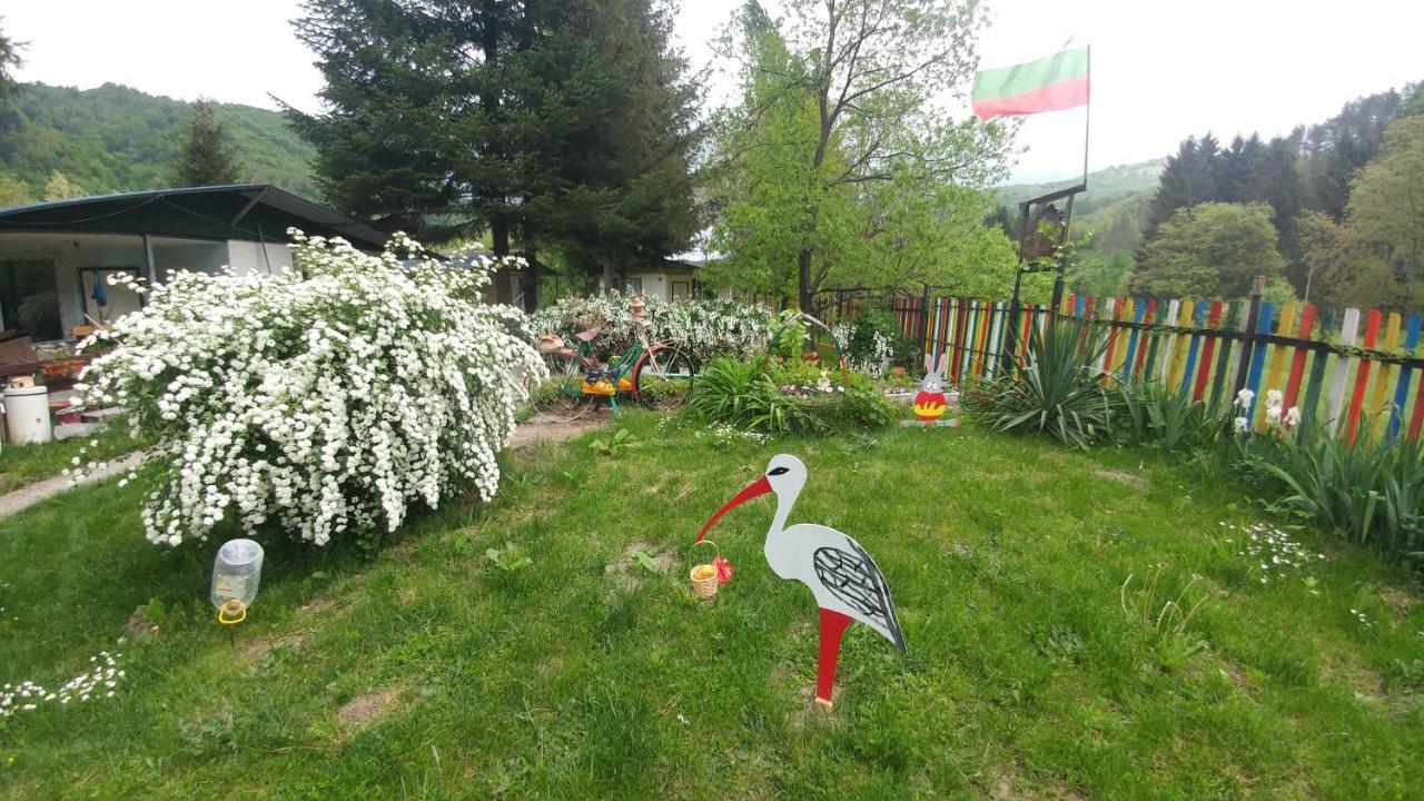 Къща За Гости Дъга Cherni Osum Exterior foto
