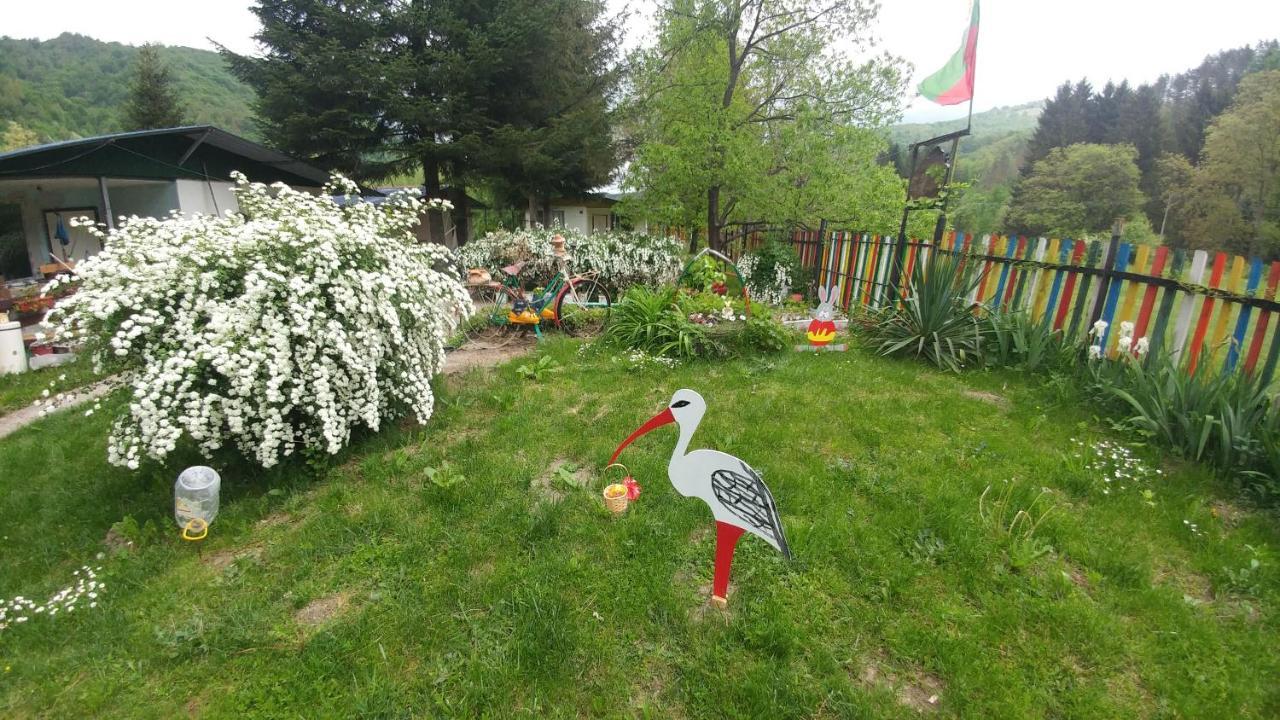 Къща За Гости Дъга Cherni Osum Exterior foto