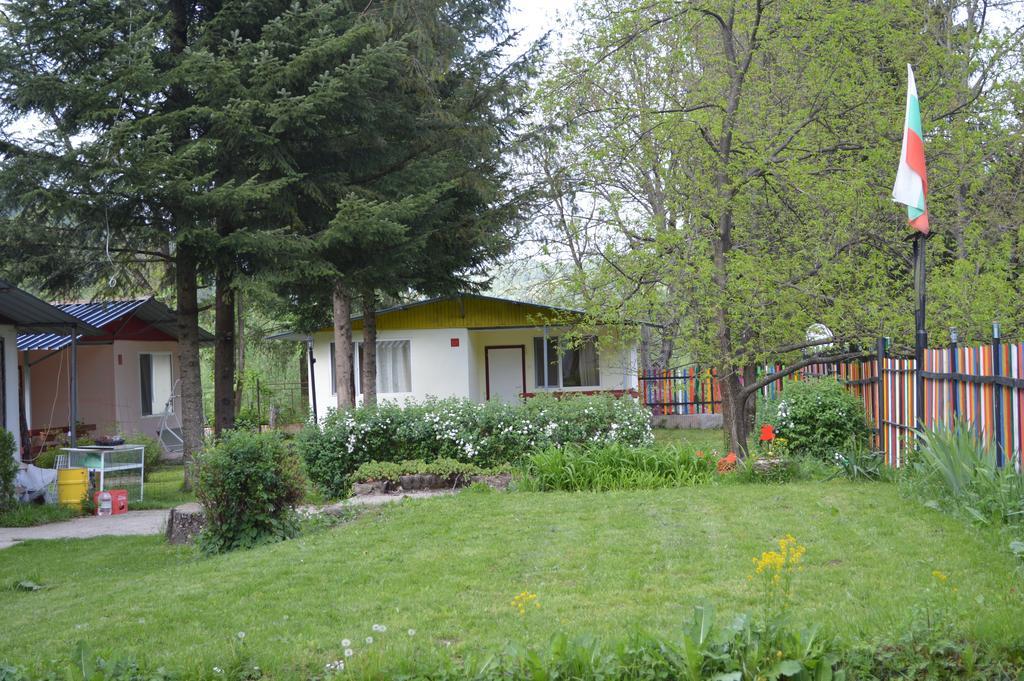 Къща За Гости Дъга Cherni Osum Exterior foto